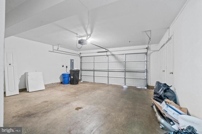 Building Photo - 519 Ensemble Ct