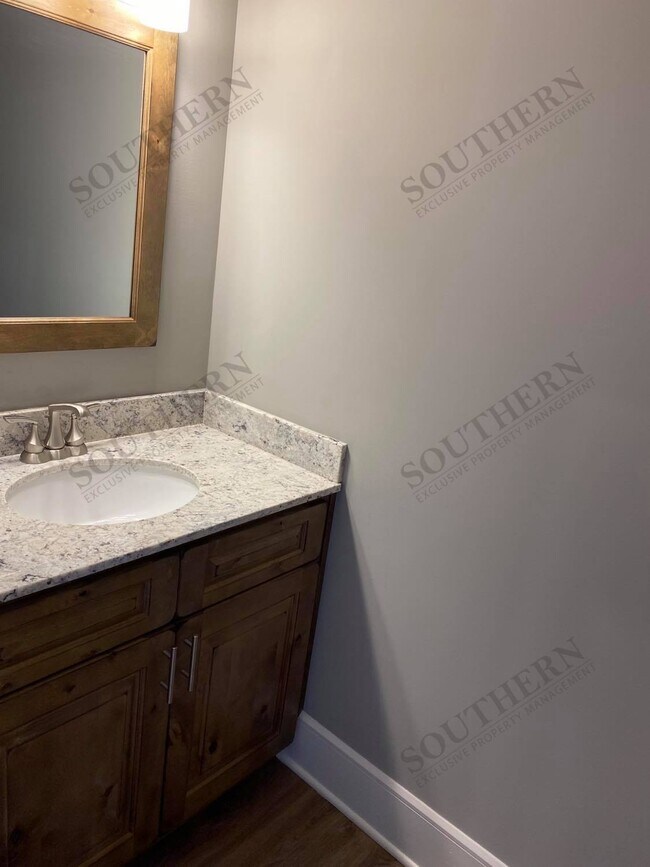 Building Photo - 6152 Scottsville Rd