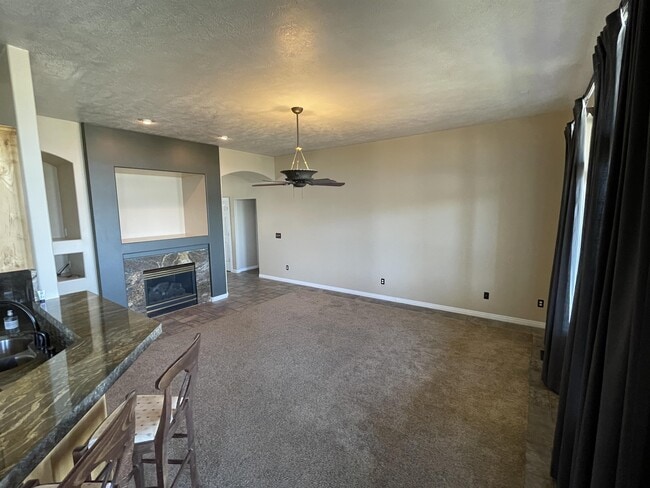 Building Photo - 561 Rocky Knoll Ln