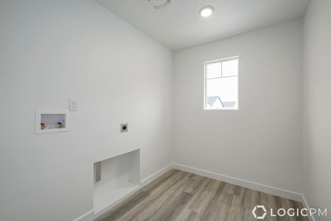 Building Photo - Stunning Brand New Home in Lehi!!
