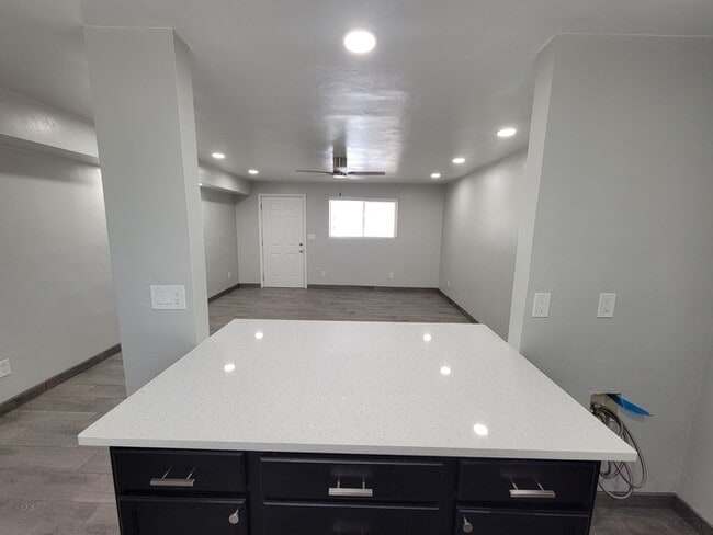 Building Photo - 3810 W Ironwood Hill Dr
