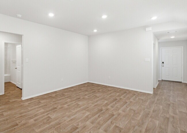 Building Photo - 3 Bedroom Home with Open Layout and Covered Patio in Creekside Farms!