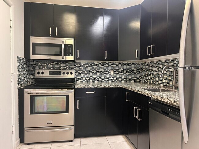 Building Photo - 5800 NE 22nd Way