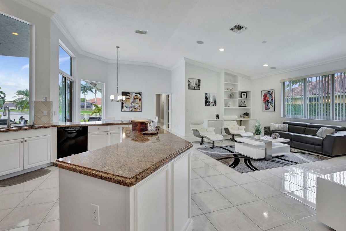 Building Photo - 2922 Medinah