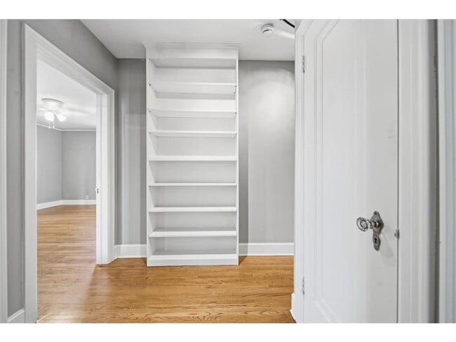 Building Photo - 3540 Irving Ave S