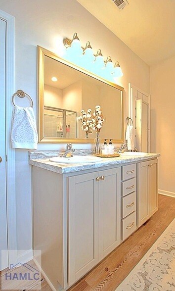 Building Photo - 1560 Arnall Dr