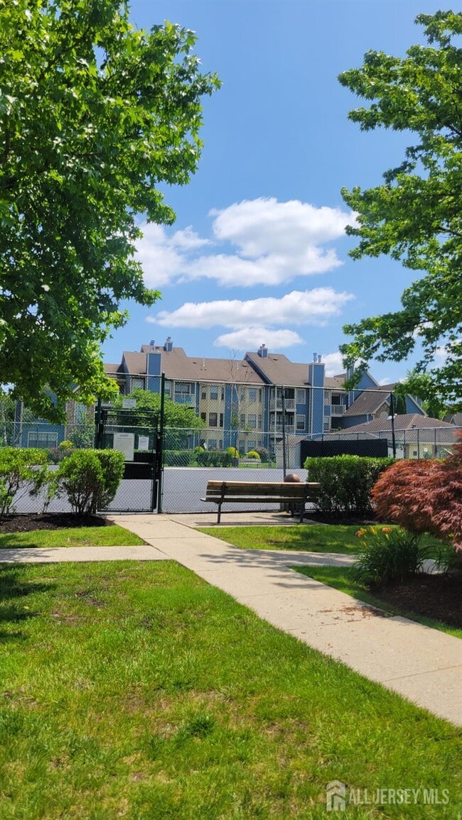 Building Photo - 138 Longfield Ct