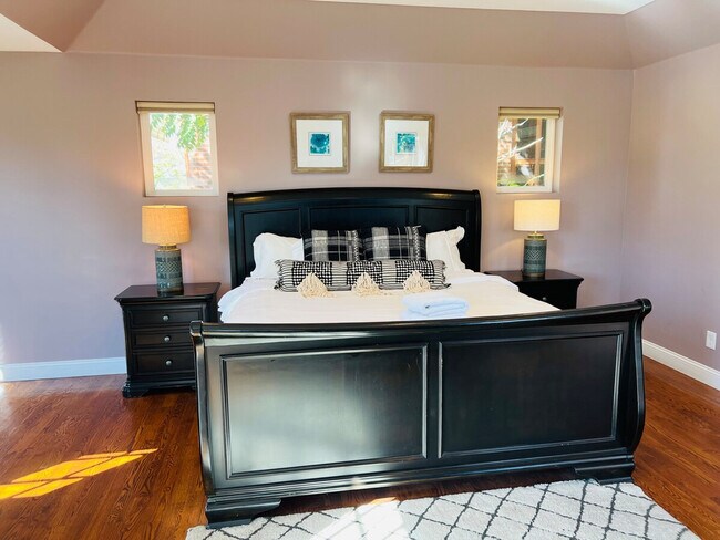 Building Photo - 3209 W Fairview Pl