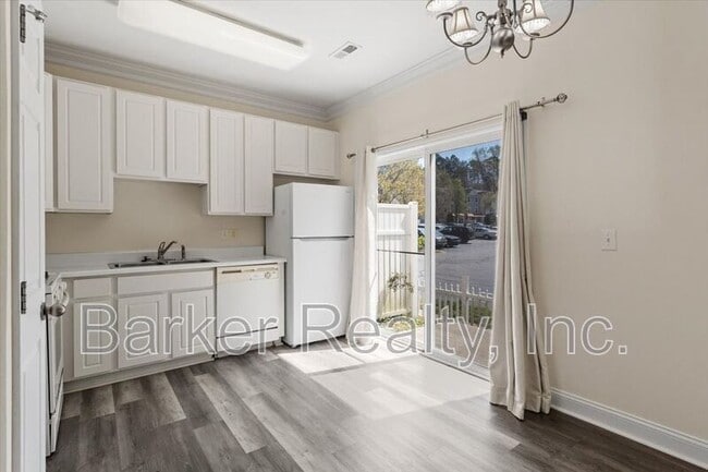 Building Photo - 11731 Mezzanine Dr