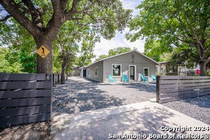 Building Photo - 555 Hansford St