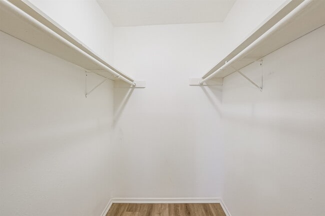 Building Photo - 3362 Continental Dr