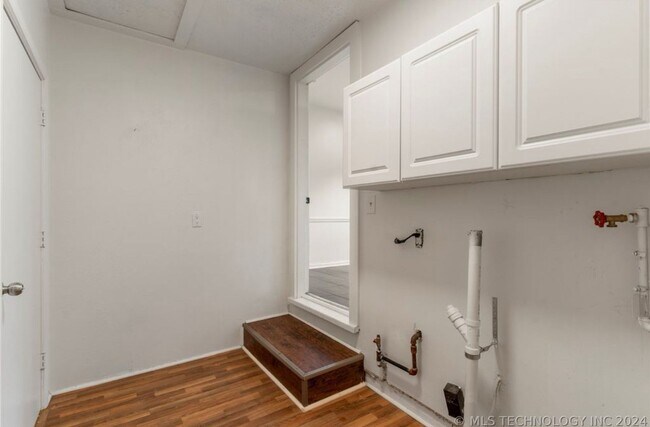 Building Photo - 3408 S Pittsburg Ave