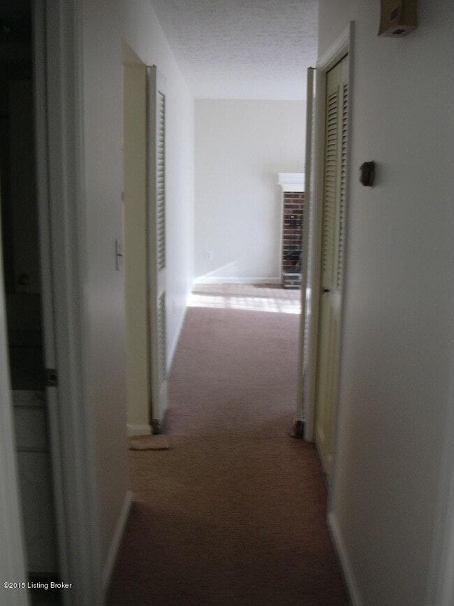 Building Photo - 304 S Evergreen Rd