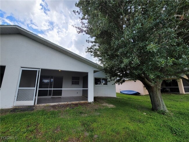 Building Photo - 545 SE 6th Terrace