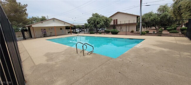 Building Photo - 4955 Jeffreys St