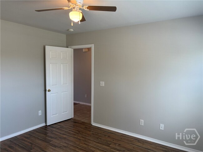 Building Photo - 119 Fairgreen St