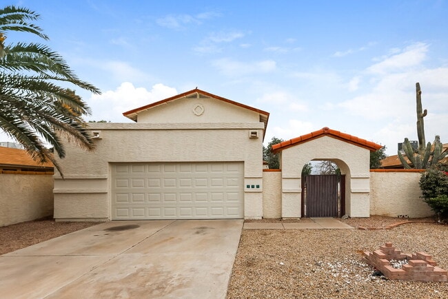 Building Photo - 532 N Nassau