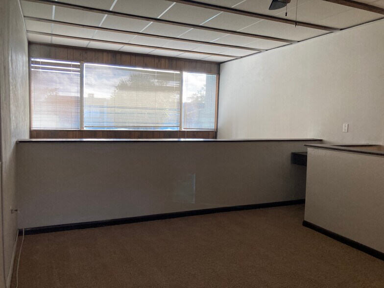 Building Photo - 705 SW 75th St