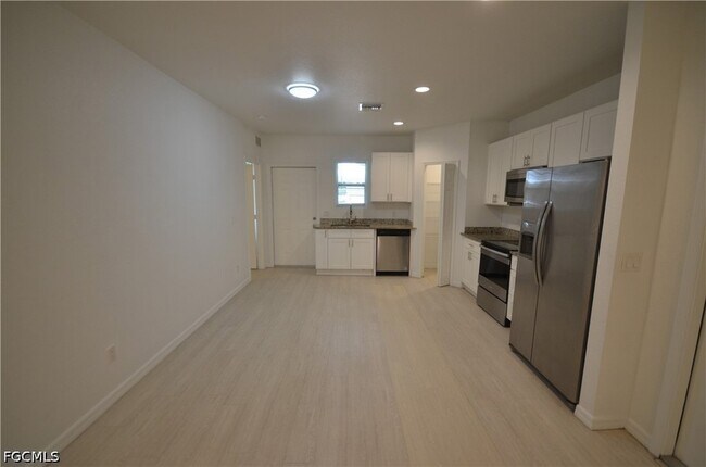 Building Photo - 3303 Armstrong Ct
