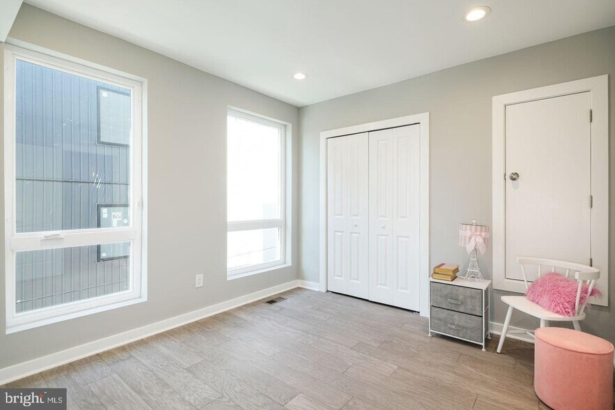 Building Photo - 815 Perkiomen St