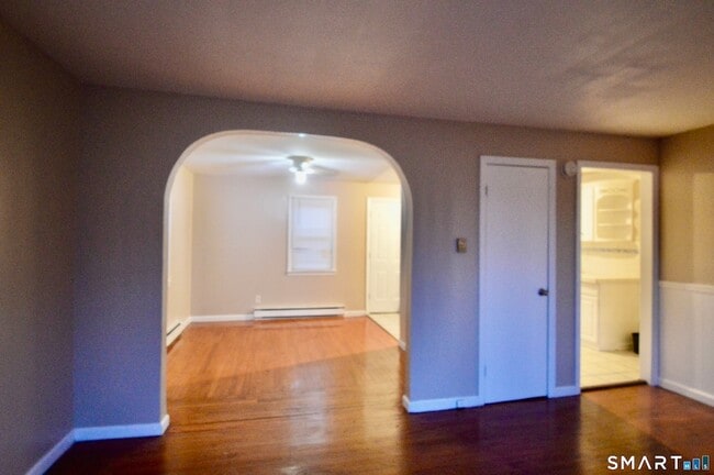 Building Photo - 136 Forest Rd