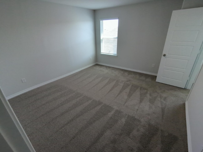 Building Photo - 2436 Dahlia Dr