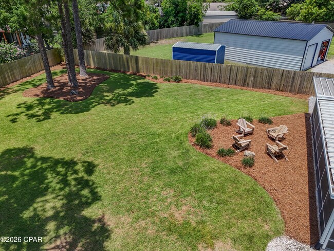 Building Photo - 115 Circle Dr