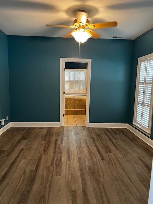 Building Photo - Bermuda Pointe