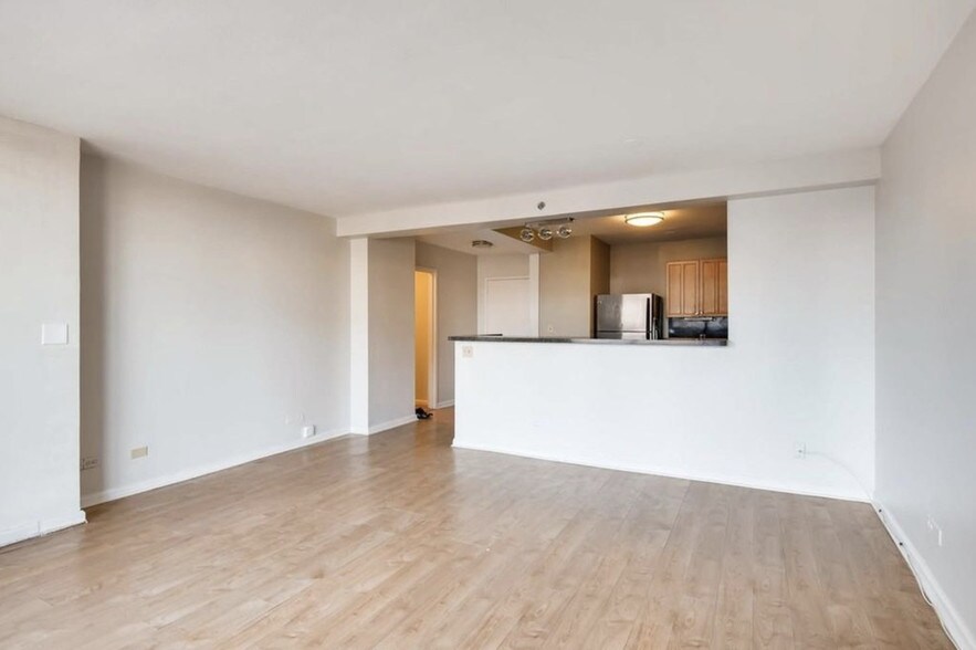 Building Photo - 620 Peachtree St NE