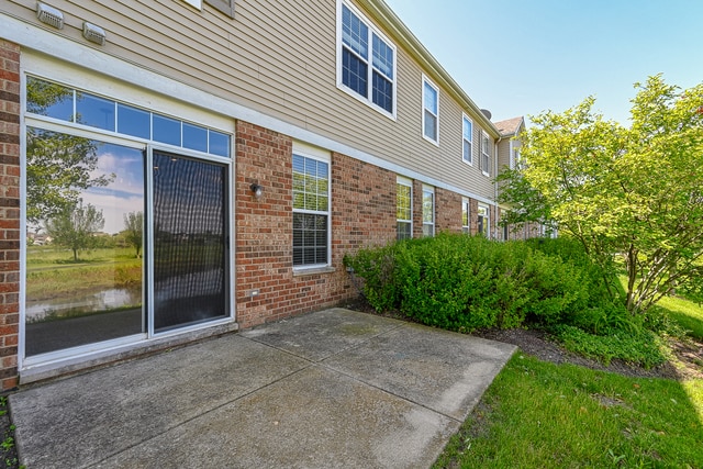 Building Photo - 637 Springbrook Trail N
