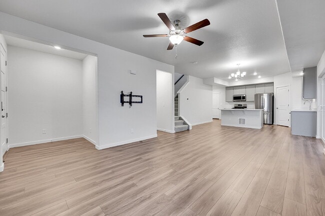 Building Photo - $2,550 - 3 Bed, 2.5 Bath Home in Colorado ...