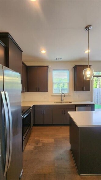 Building Photo - 300 Auburn Valley Wy