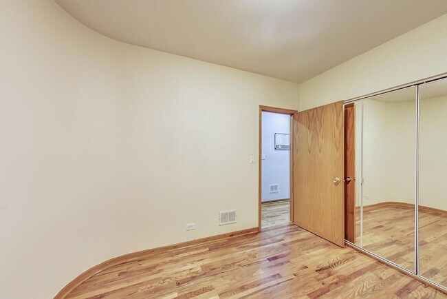 Building Photo - 1452 W Cortez St