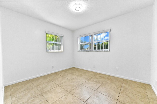 Building Photo - 243 NW 35th St
