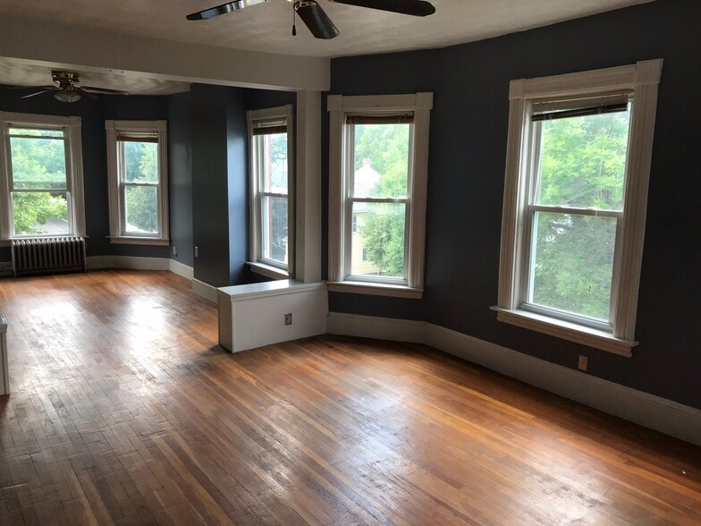 Living and Dining Room - 301 Linden St