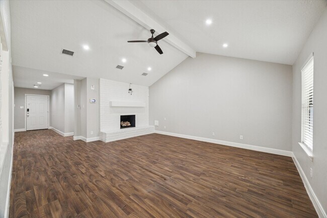 Building Photo - 2511 Nelwood Dr