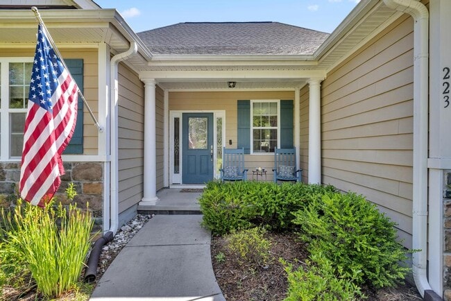 Building Photo - 223 Royal Tern Dr