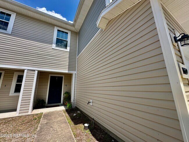 Building Photo - 1659 Biscayne Bay Cir