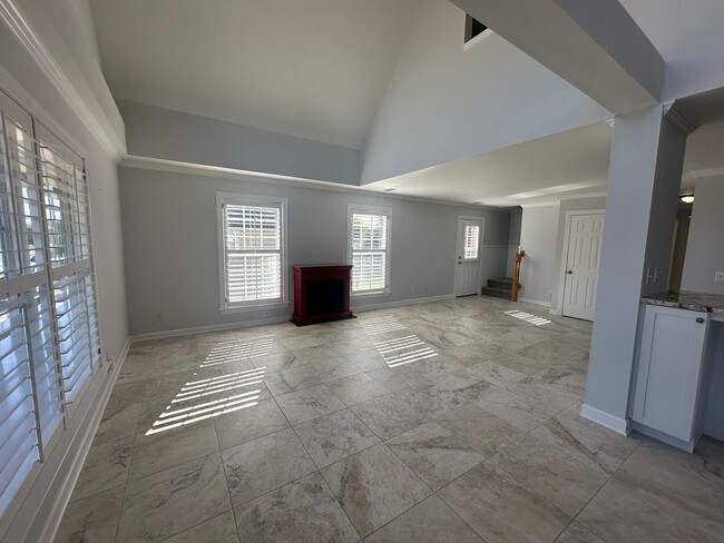 Building Photo - Long-Term Rental – Spacious 4BR/4BA Home i...