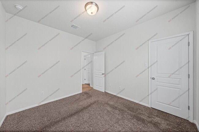 Building Photo - 516 Cross Dr.