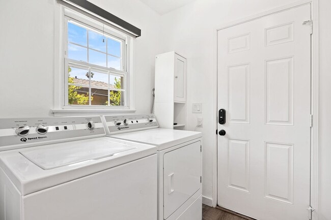 Building Photo - Charming Renovated Pasadena Home with Exceptional Outdoor Space