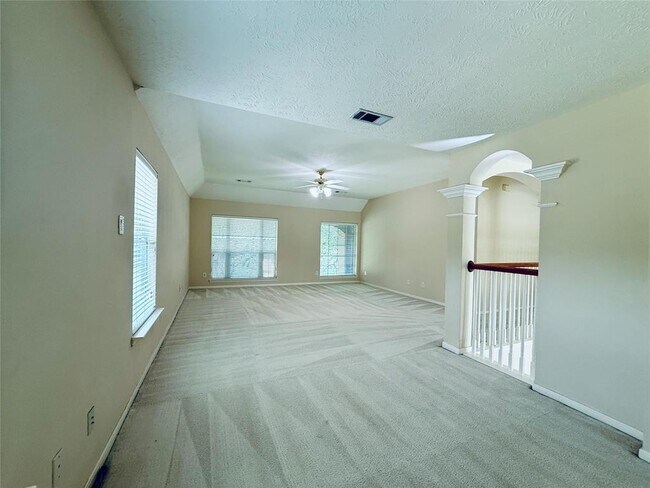 Building Photo - 2110 Winding Springs Dr