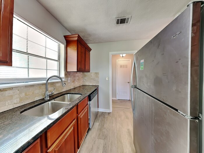 Building Photo - 1749 Big Valley Way