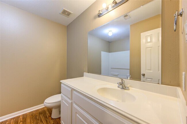 Building Photo - 6814 Manor Terrace Ln
