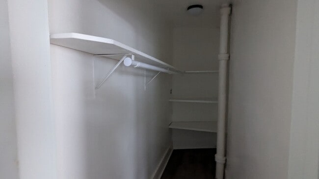 Building Photo - 1125 Pennoyer Ave