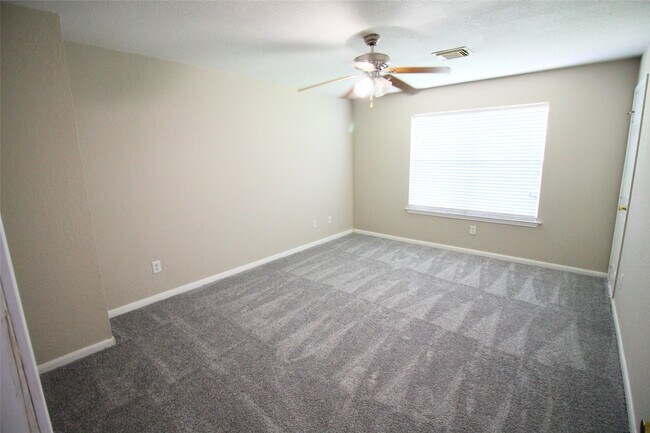 Building Photo - 2117 Whittier Dr