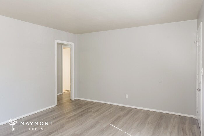 Building Photo - 304 Beard St SW