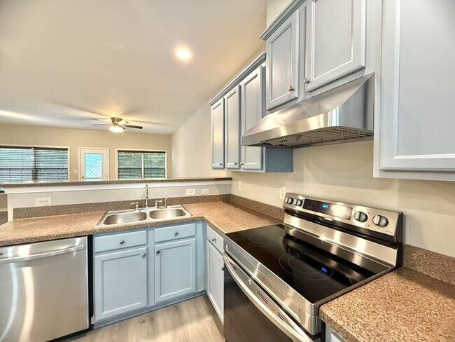 Building Photo - 2168 Pebble Beach Dr