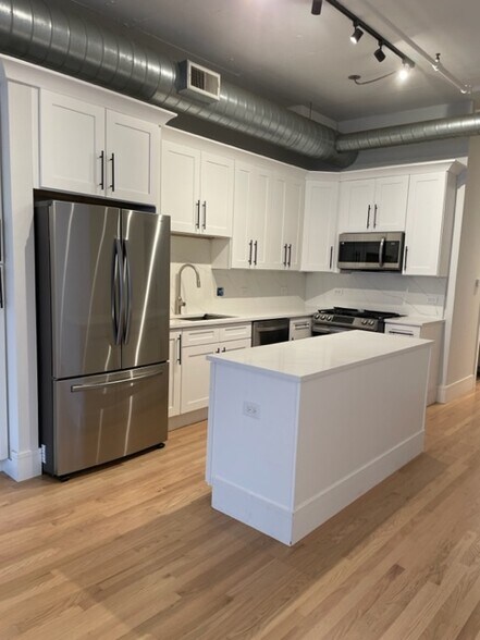 Kitchen - 1000 W Adams St