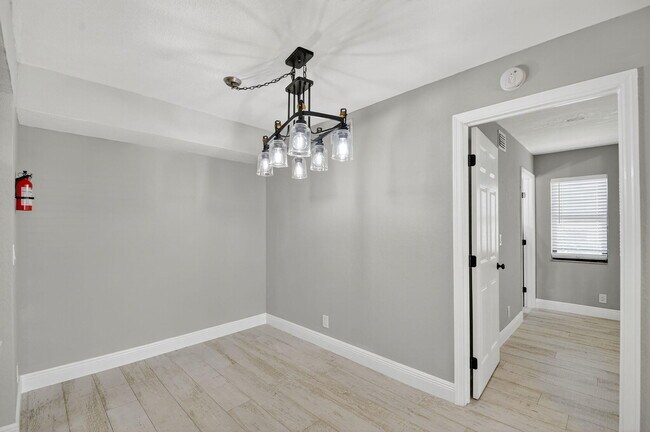 Building Photo - 4707 Lucerne Lakes Blvd E